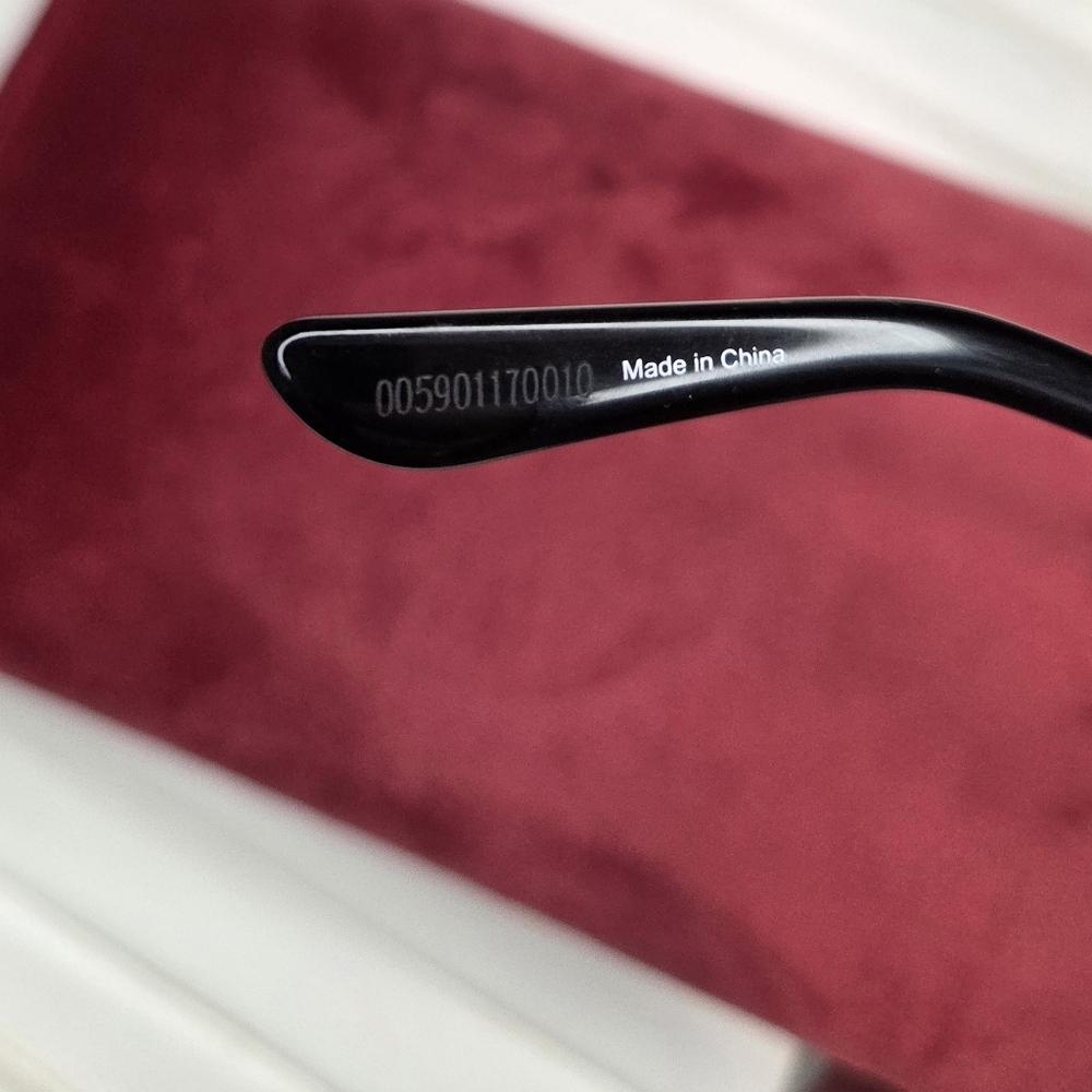 Guess by Marciano Black Sunglasses - Picture 5 of 14